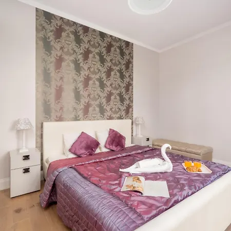 Luxury Quiet Centre - Terrace & 2 Bedrooms - 124m2 里加