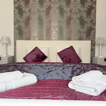 Apartment Luxury Quiet Centre - Terrace & 3 Bedrooms - 124m2 *