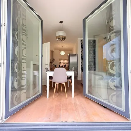 Apartment Luxury Quiet Centre - Terrace & 3 Bedrooms - 124m2 Riga