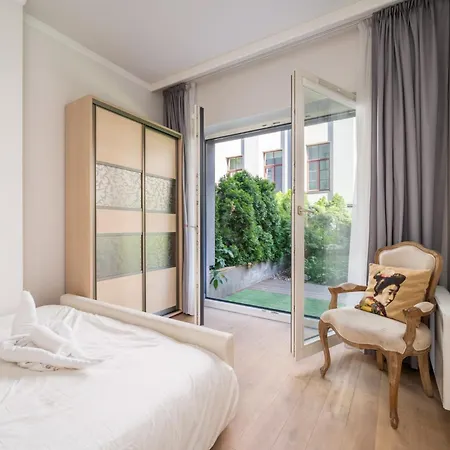 Luxury Quiet Centre - Terrace & 2 Bedrooms - 124m2 Appartamento