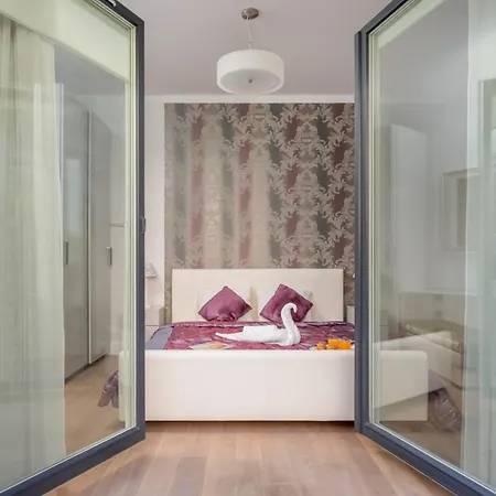 With Private Terrace And Garden - Antonijas Street