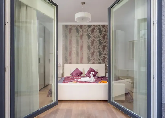 Elegant 124M2 Apartment With Terrace - Antonijas Street