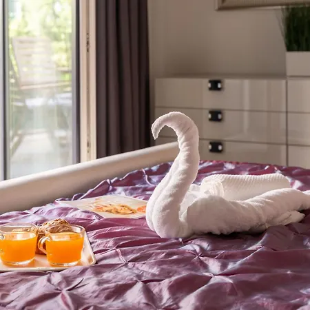 Luxury Quiet Centre - Terrace & 2 Bedrooms - 124m2 Dzīvoklis *